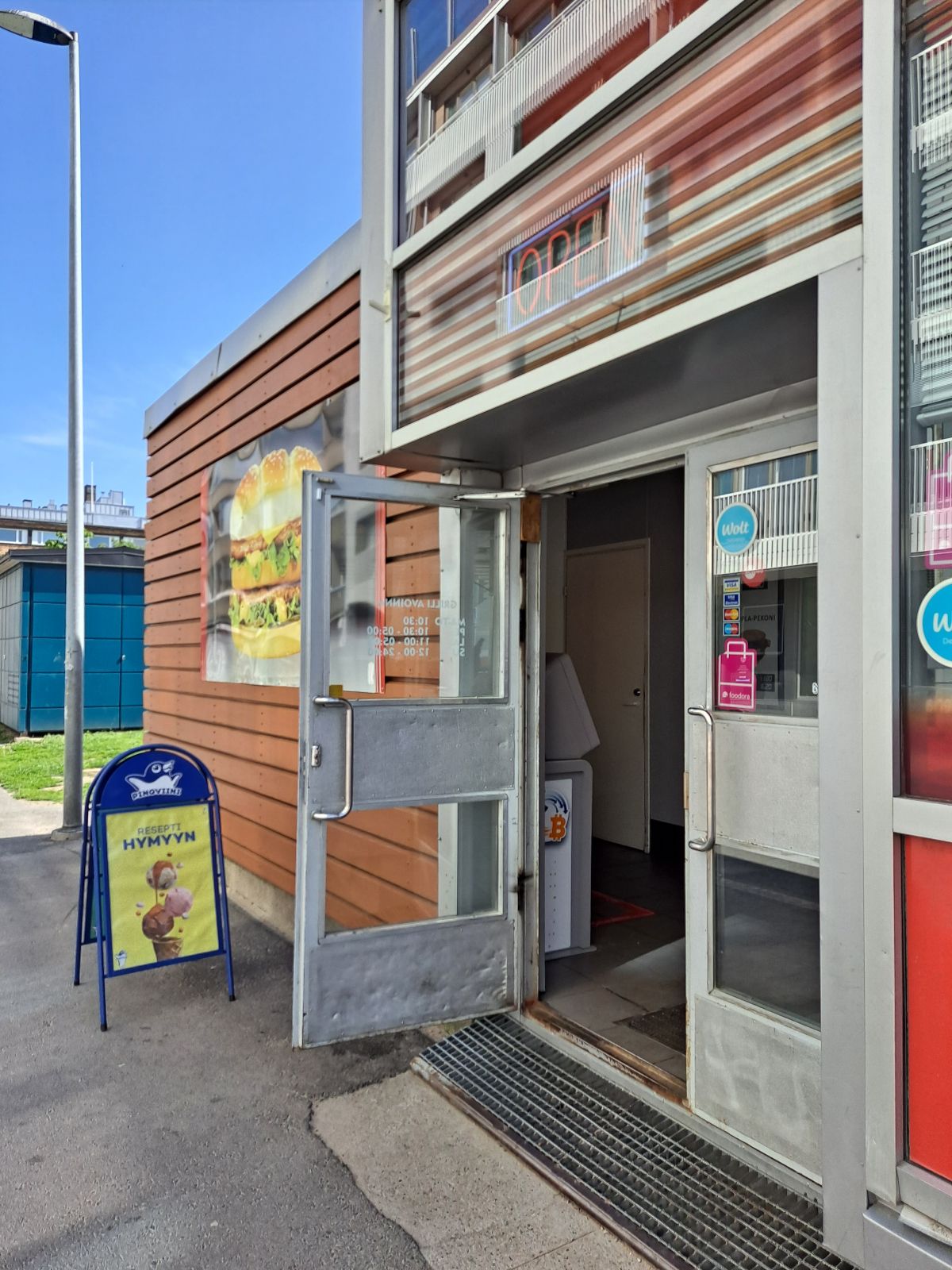 Oulu - Valkea Kino Grilli katukuva